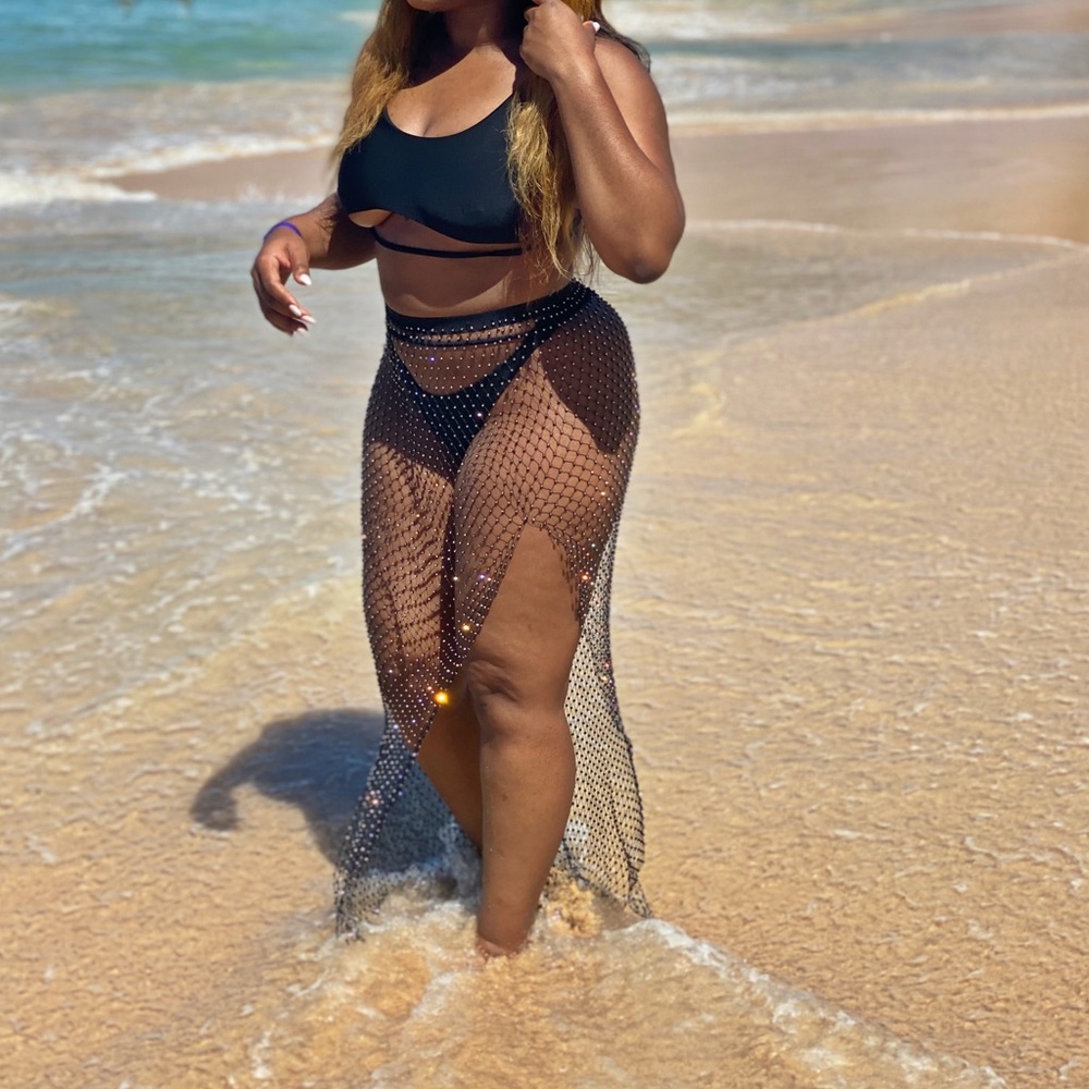 Diamond mesh cover up